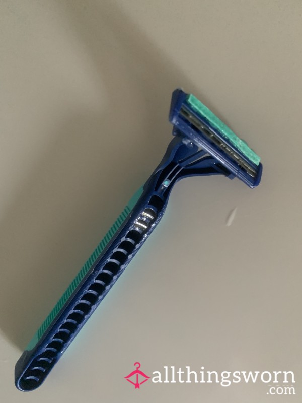 Dirty Used Razor