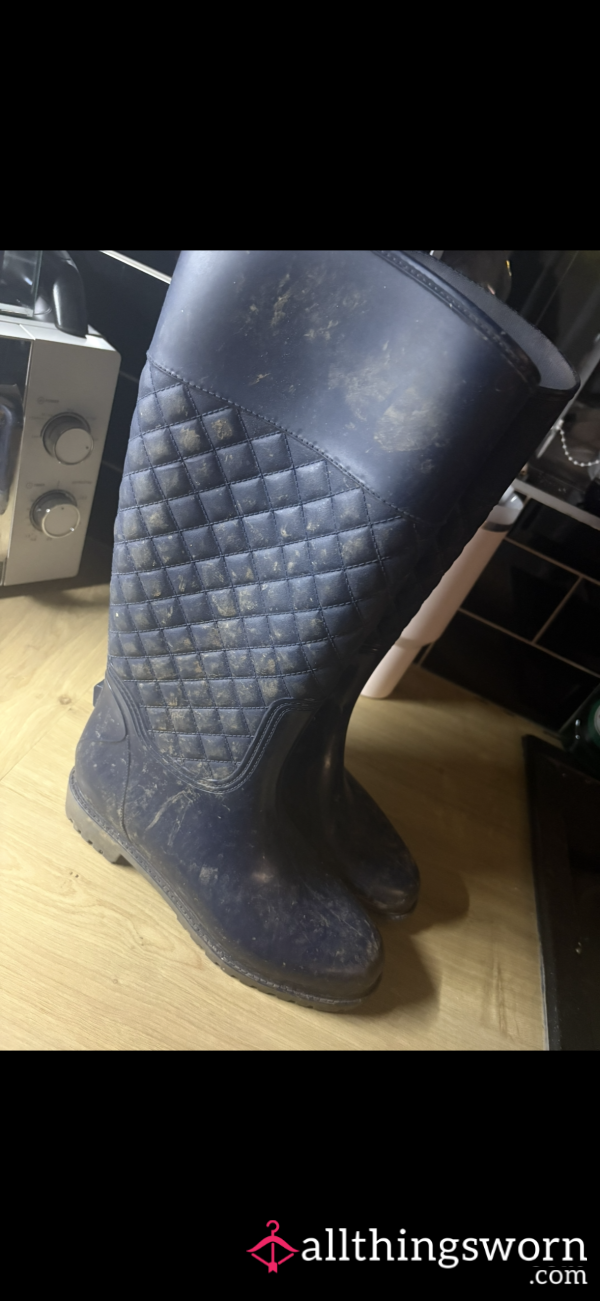 Dirty Well Used  Wellies 😜😜😜