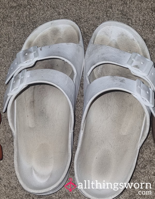 Dirty Well Worn Side Ons