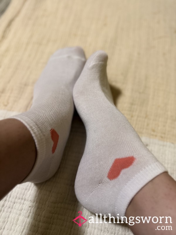 Dirty White Ankle Socks With Hearts 🩷