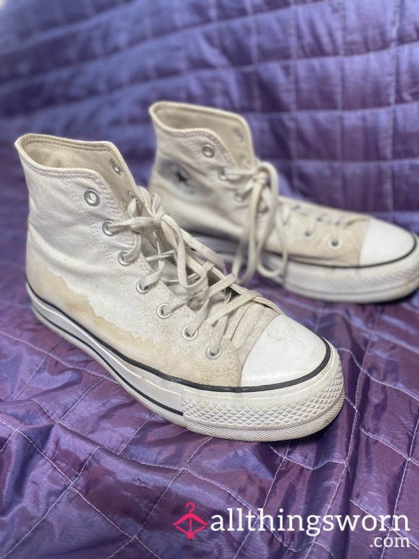 Dirty White Converse
