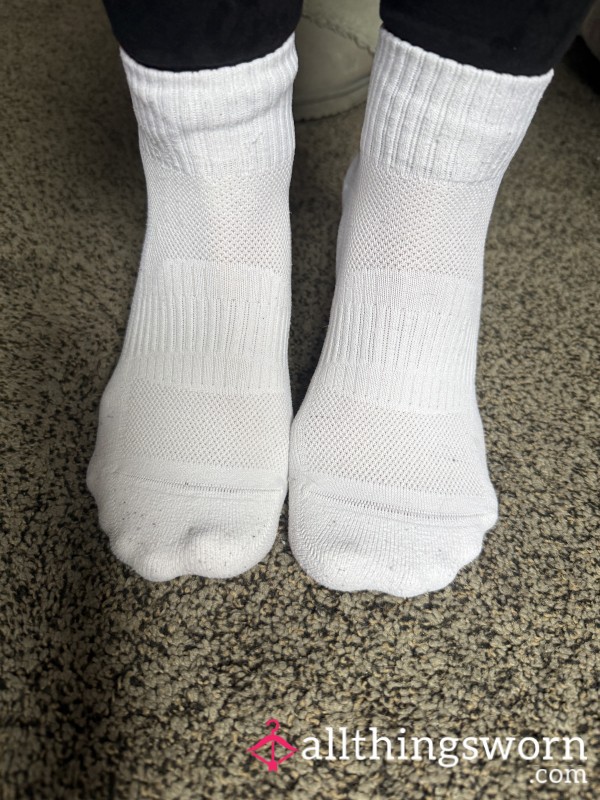 🧦 Dirty White Gym Socks – Worn Just For You 💦