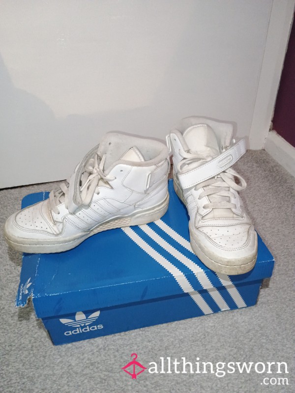 Dirty White High Top Adidas Trainers 🤍