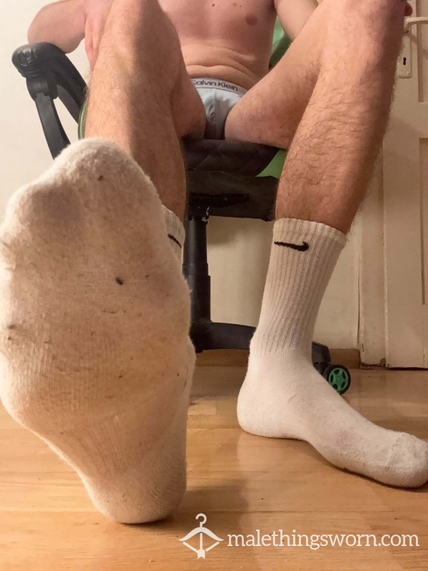 🧦 Dirty White Nike Crew Socks – Heavily Seasoned, Sweaty & Musky 🔥