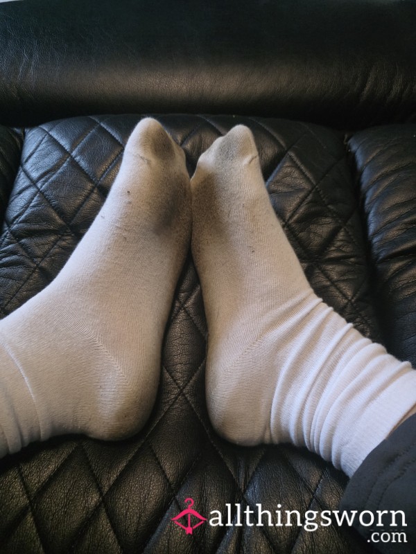 Dirty White Sock Removal