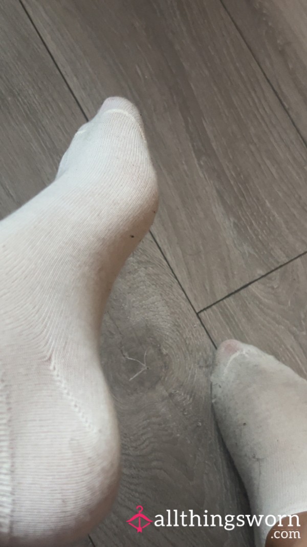 Dirty White Socks.. 24hr Wear Including Gym Session And Roaming With No Shoes