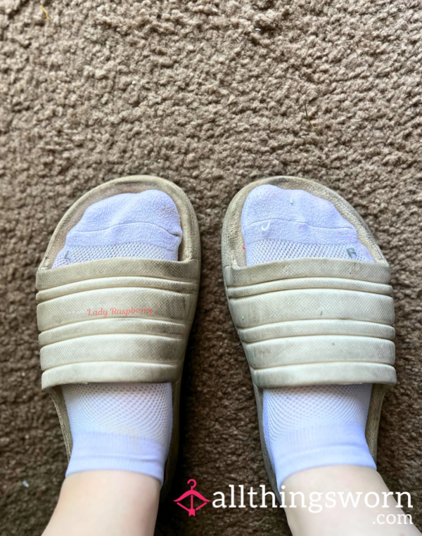 Dirty White Socks 🧦