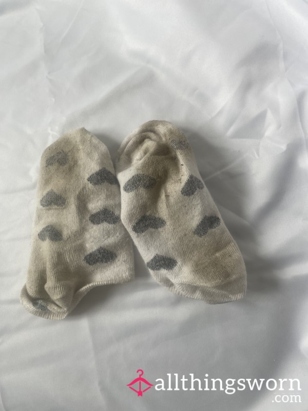 Dirty White Socks – Grey Hearts, Big Attitude 💋