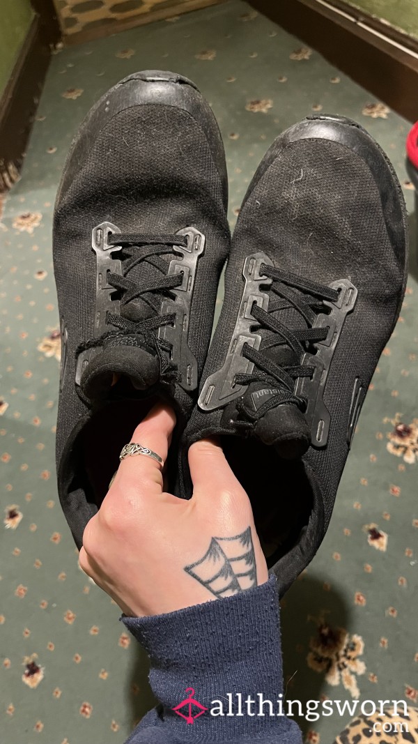 DIRTY, WORN, ROTTEN SKETCHERS - SIZE 8 🤢🤮