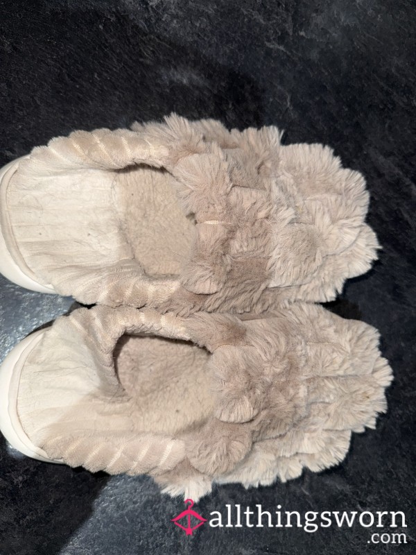 MUMS DIRTY WORN SLIPPERS