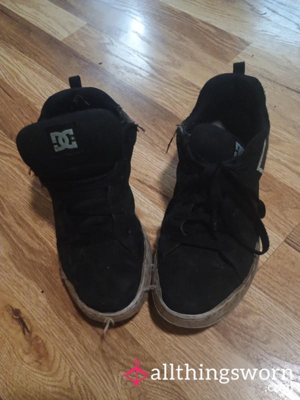 Disgusting 10 Yr Old Size 10 Women's DCs