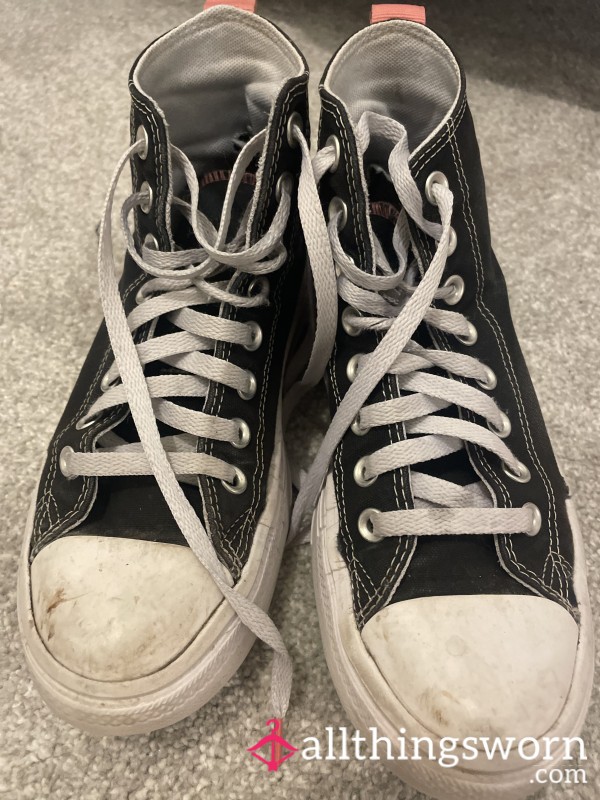 Disgusting Converse Well Worn At The Gym