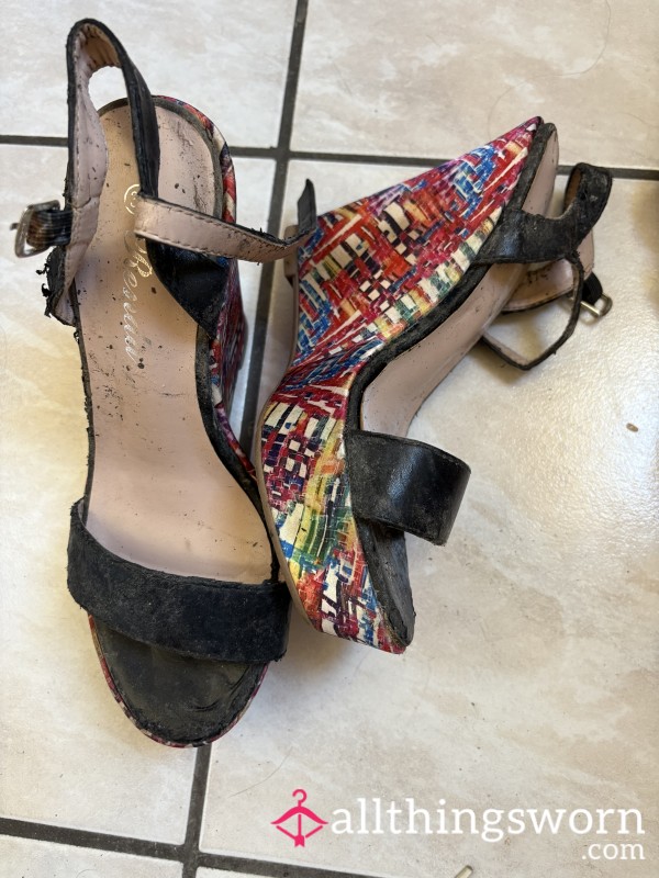 Disgusting Platform Sandals , Probably 12 Years Old 😵‍💫