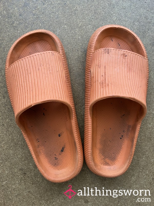 Disgusting Sliders! Size 6.