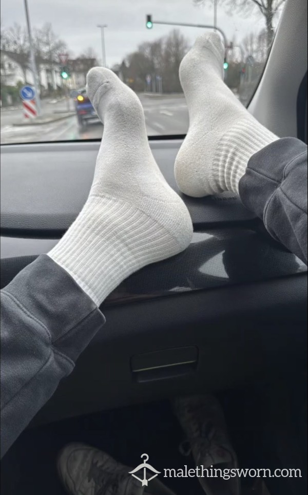 🤢 Disgusting Socks 🧦