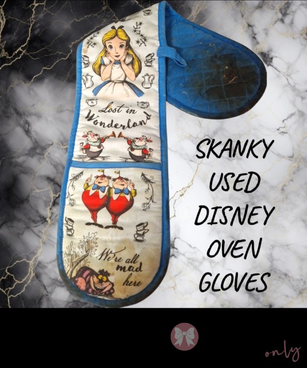 Disney Oven Gloves -well Used And Dirty 💙