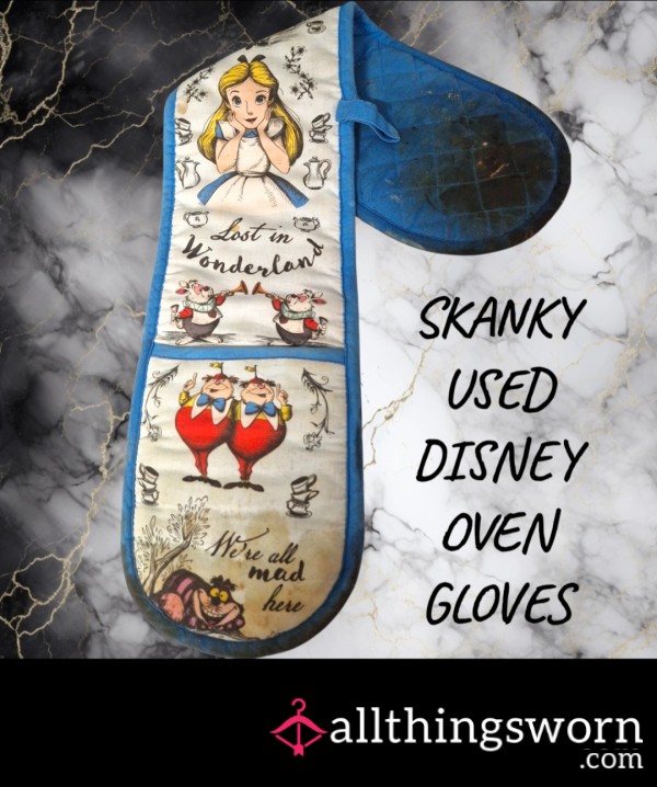 Disney Oven Gloves -well Used And Dirty 💙