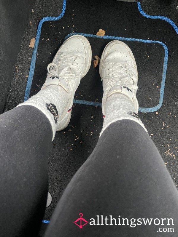 **BUNDLE** Do You Want The Sweaty Gym Leggings Or Socks That I Wore This Morning…? Think Squats And Leg Day 😈💋⭐️
