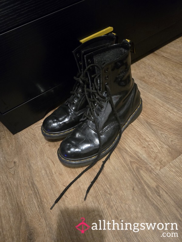 Doc Martens - Very Well Worn Size 7