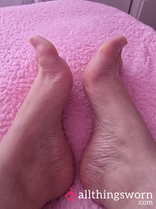 Does My Feet Look Good?? 😘