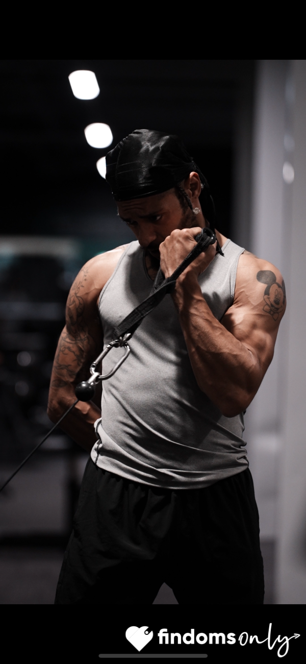 “Dominance In Motion – Watch Your King Train 💰🔥