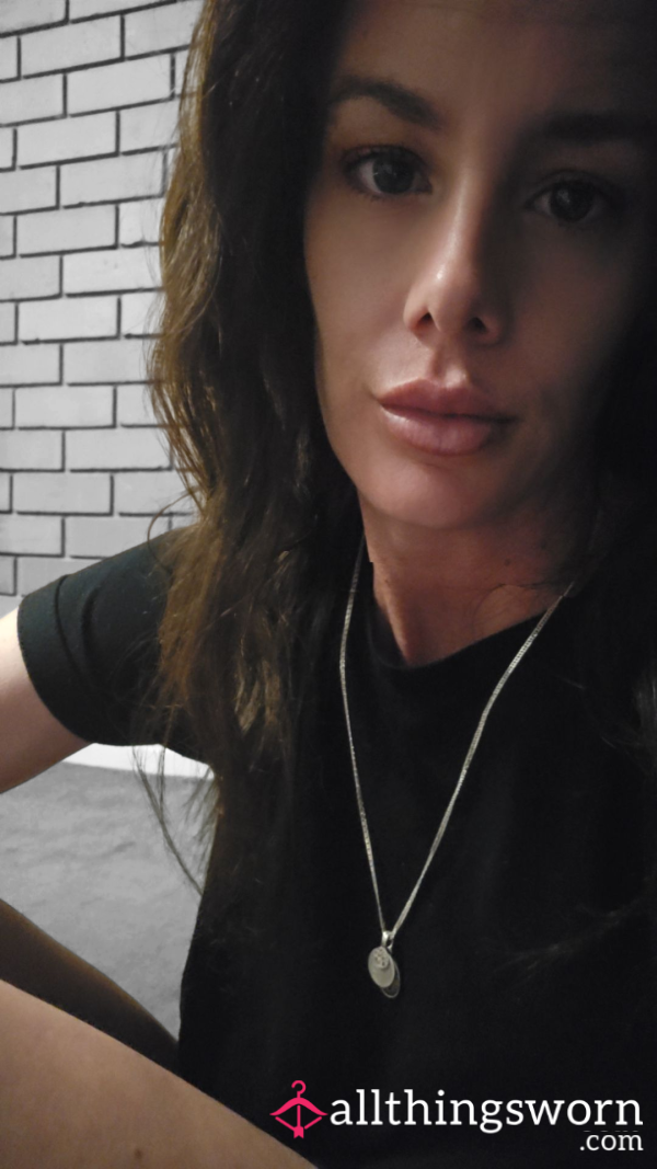 Dominatrix In Your Pocket