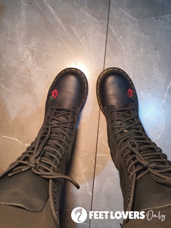 Dr Martin Boots Ignore Video 🤤😈