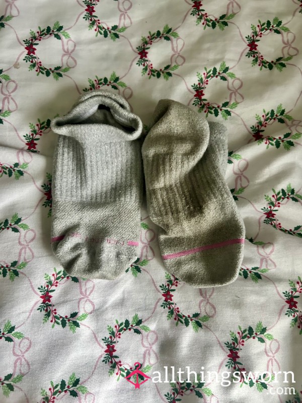 Dr. Motion Grey Ankle Socks