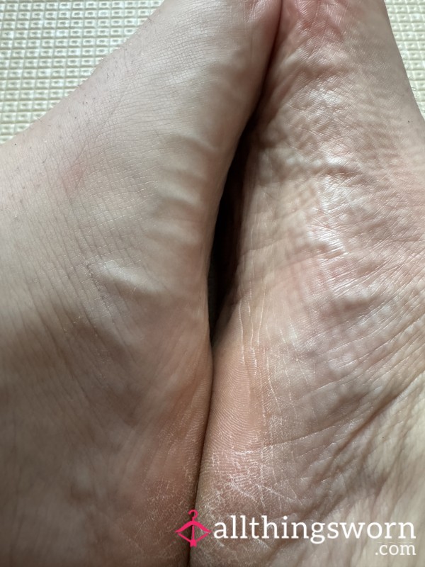 Dry, Cracked & Dirty Feet Video. Post Home Workout. 1min 11 Seconds
