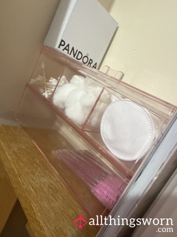 Ear Buds , Pad And Cotton Buds