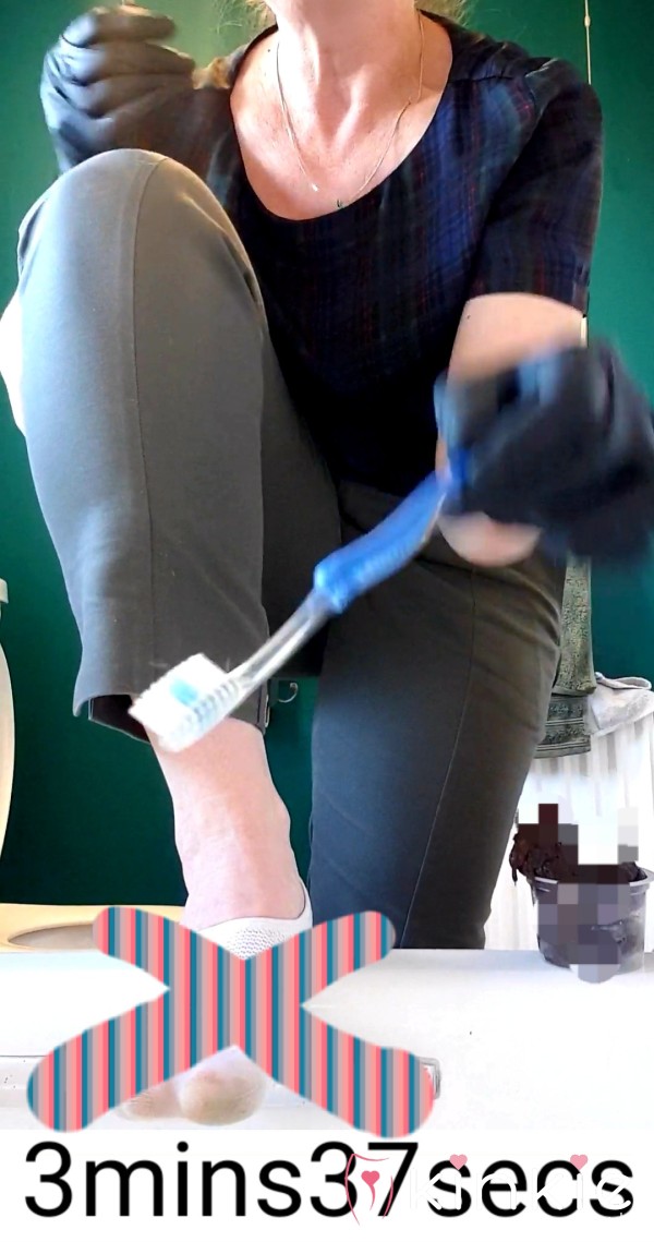 Eat Sh!t From My White Socks Femdom Video (3mins37secs)