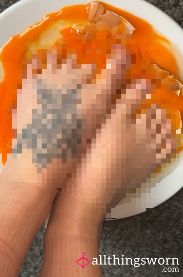 Egg Crushing Size 4 Tiny Feet