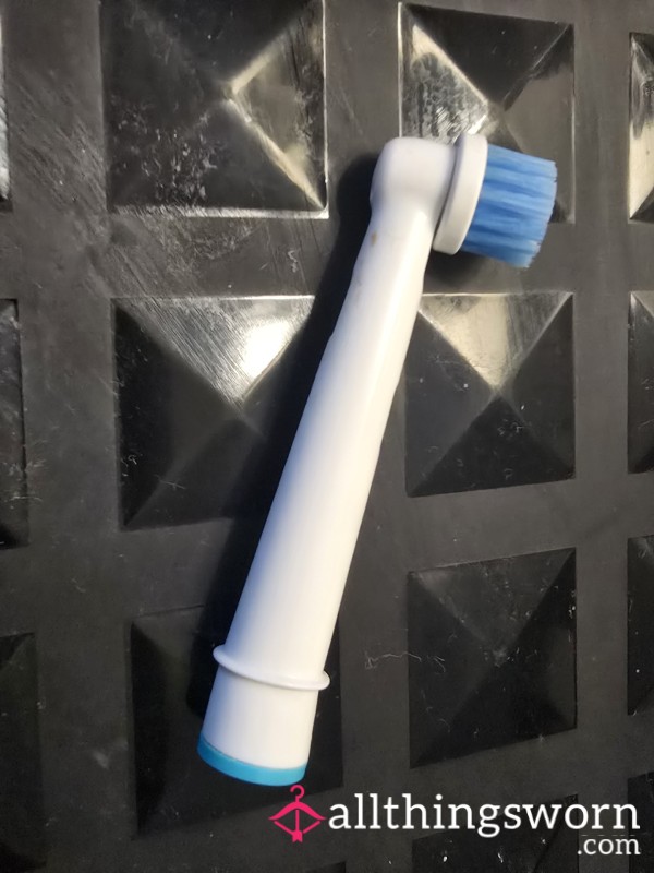 Electric Toothbrush Head - I Ran Out Of Batteries So Had To Improvise With The Next Best Thing.