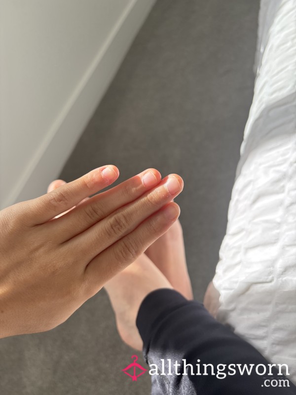 Elegant Feet In Natural Light✨🤍💅
