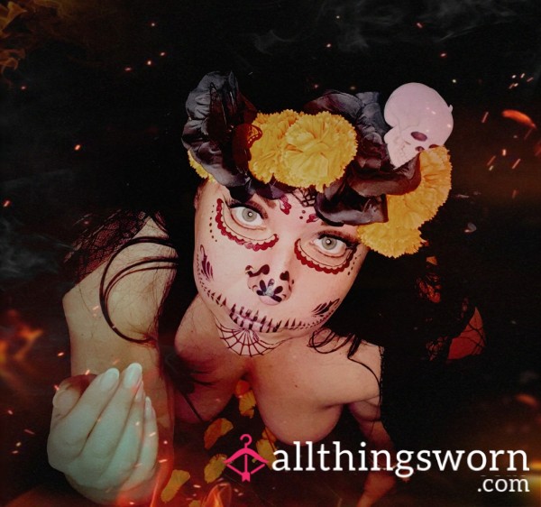 OFF To The Archive Sale £2 Halloween Day Of The Dead ‐ Soft & Sensual ShowBunny Set 💋