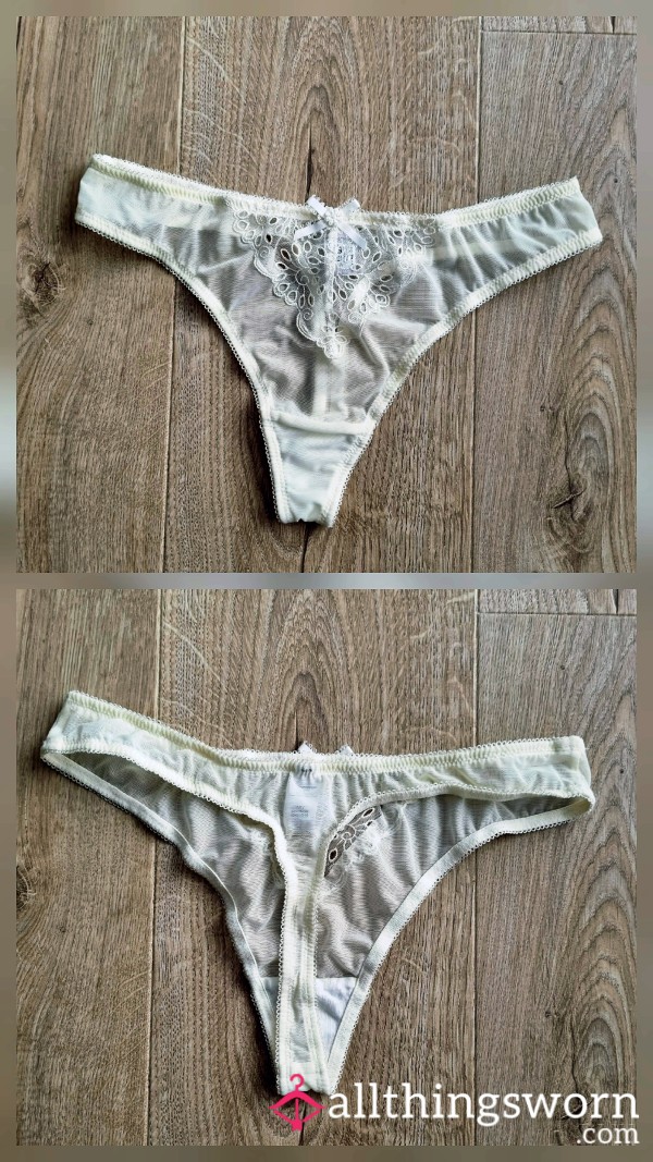 🤍 Elegant White Lace Thong – Pure Temptation 🤍