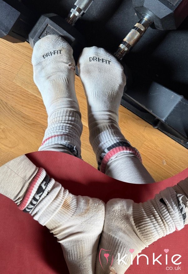 ☑️ Eliza’s Nike Dry Fit  Well Worn Socks ☑️
