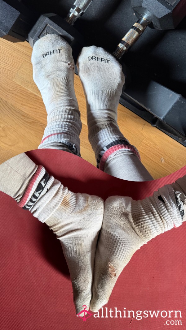 ☑️ Eliza’s Nike Dry Fit  Well Worn Socks ☑️
