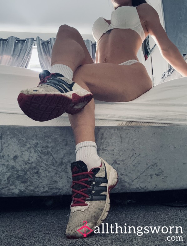Elle’s Dirty Trainers 💕