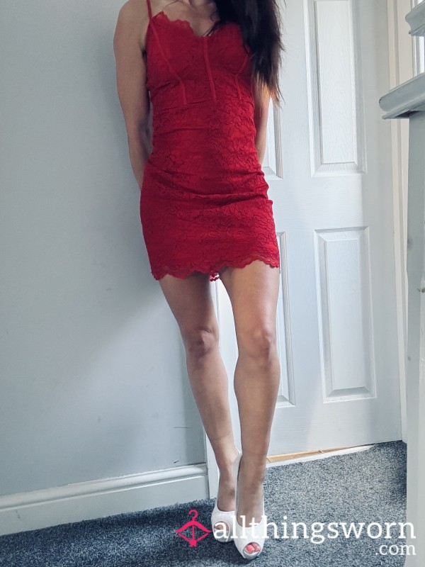Elle’s Red Dress