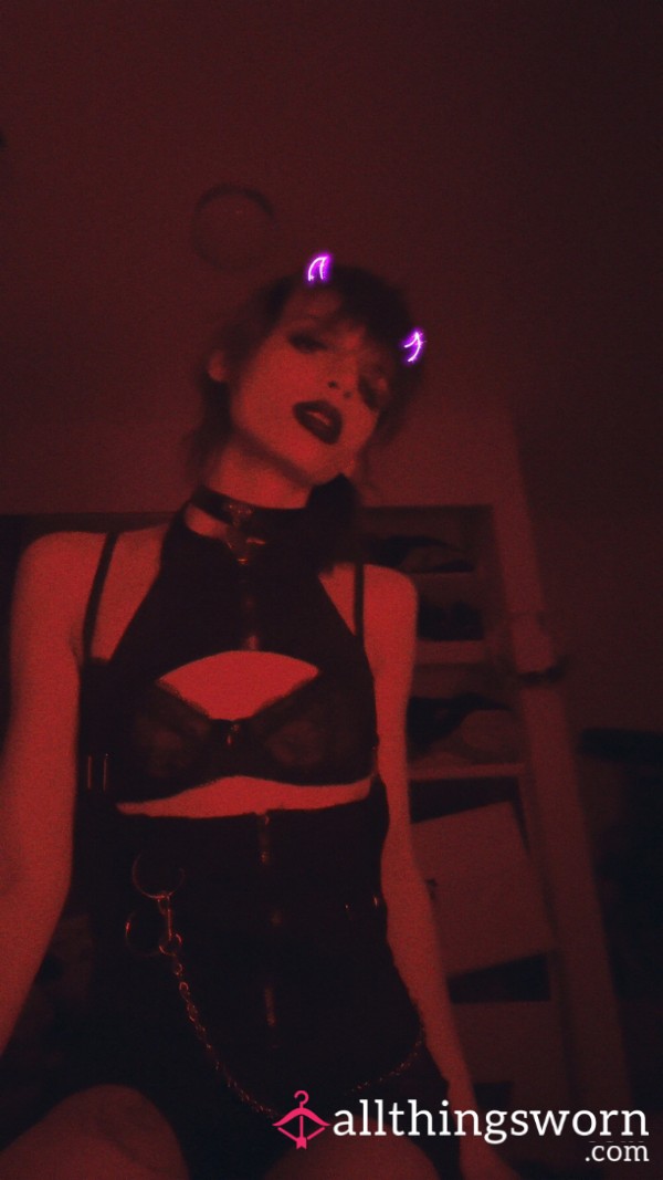 Emo Egirl Rates Ur D*ck (vid)