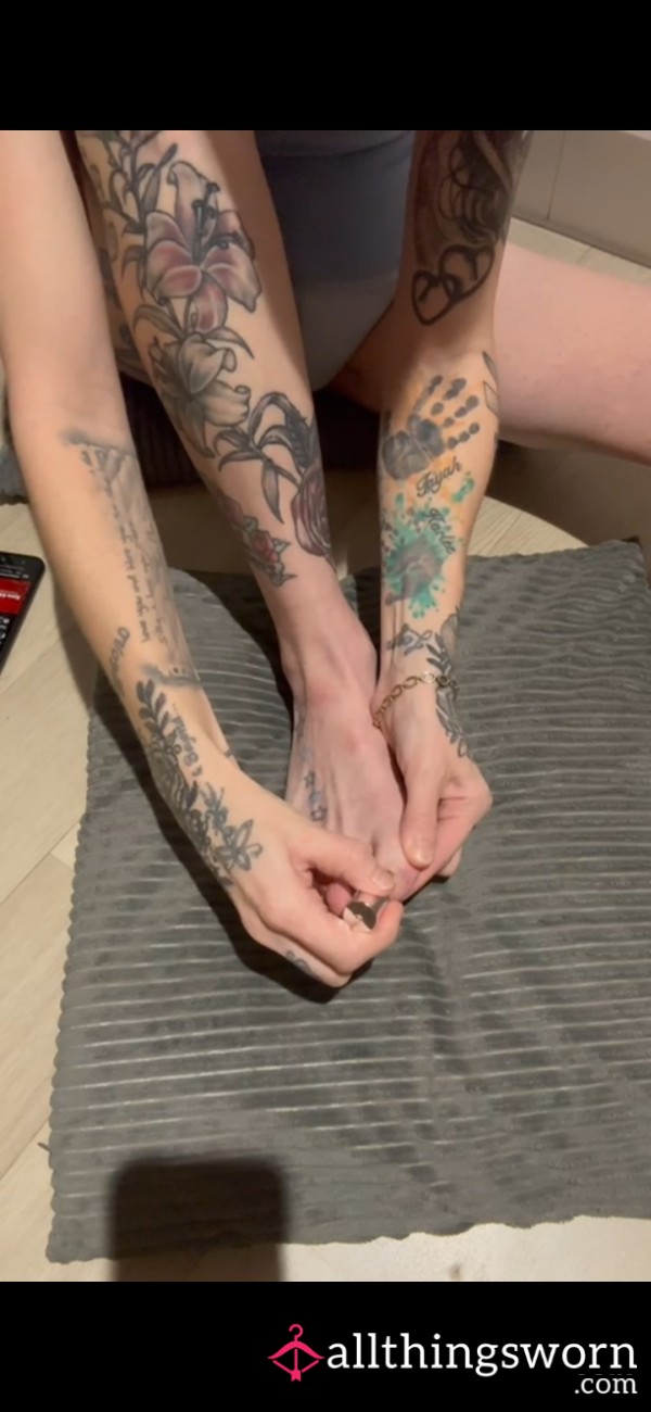 Enjoy My Feet As I Paint My Toe Nails😍