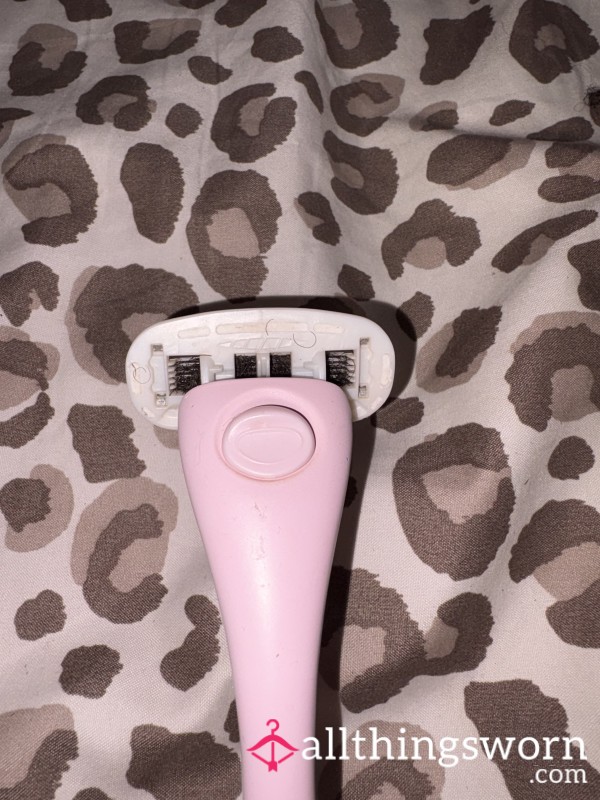Estrid Razor Head With Hair