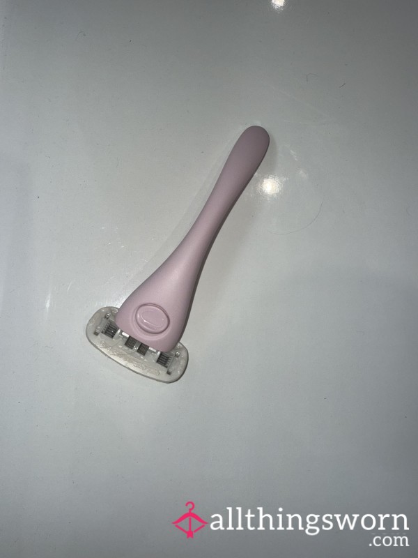 Estrid Razor