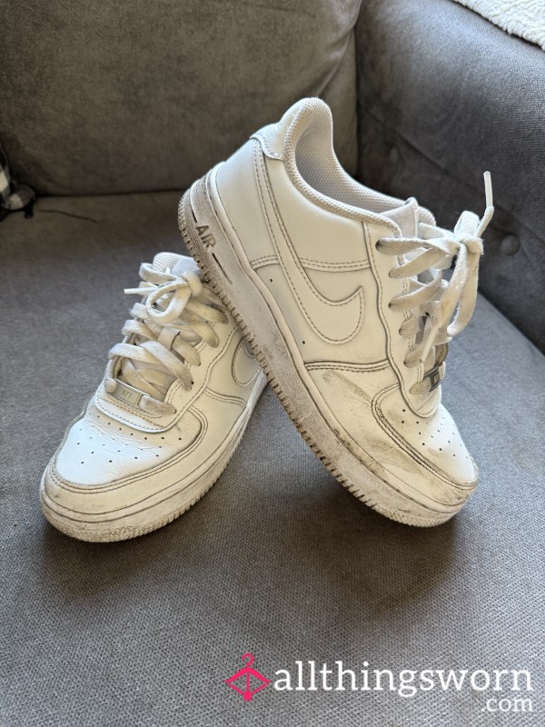 Every Step Soaked In Me 😈 Salty, Sweaty, Worn-out And Wicked… My Trainers Are Begging For A Dirty New Home 😏👣