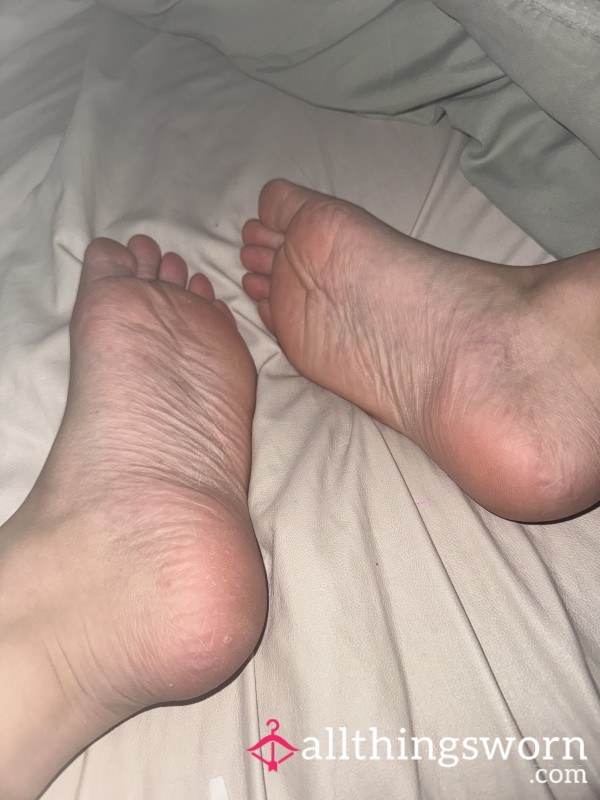 Exclusive Feet Content