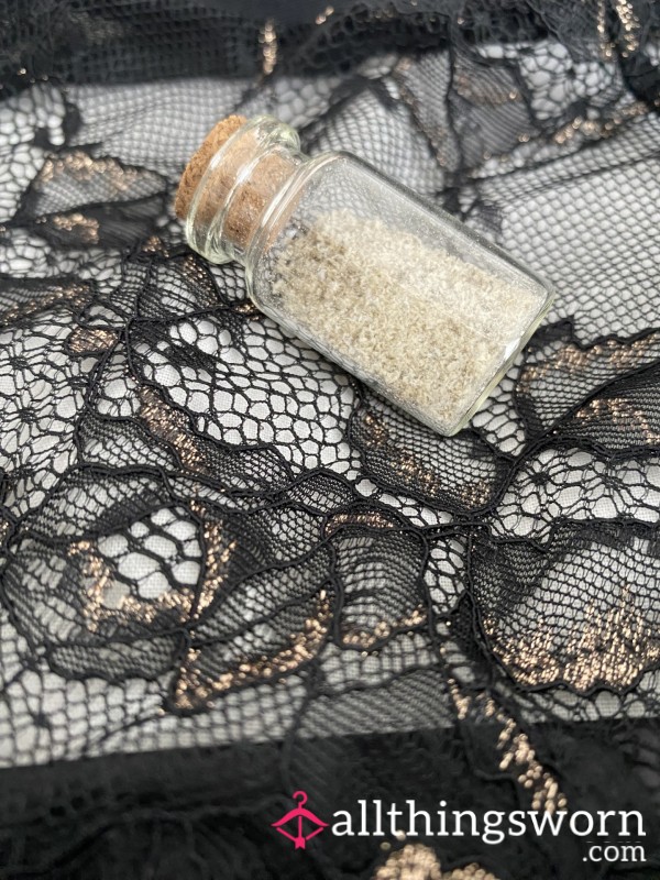 Exclusive Personal Foot Dust — Mature, Curvy Miss Levi’s Signature Scent