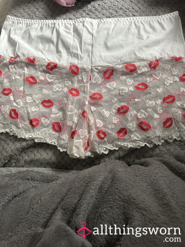 Full Back  Lace And Satin Panties White With Kisses