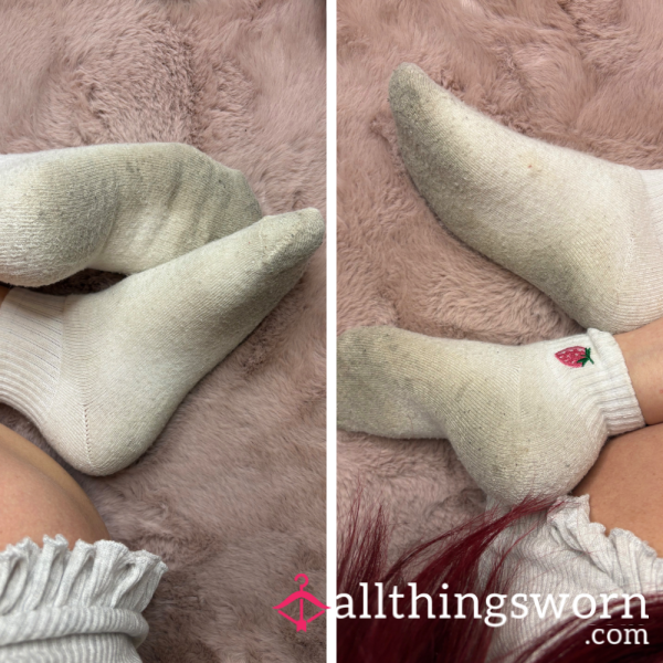 Extra Dirty Socks 🩷