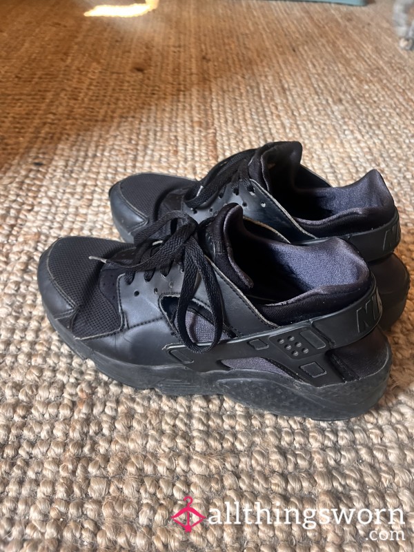 Extra Stinky And Well Worn Nike Huarace